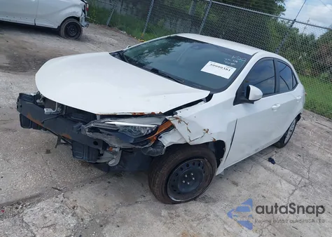 2018 Toyota Corolla Le z USA, uszkodzony, nr VIN 5YFBURHEXJP804489